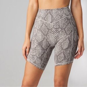 Vitality Grey Boa Ascend Rider Shorts Snakeskin Size Large